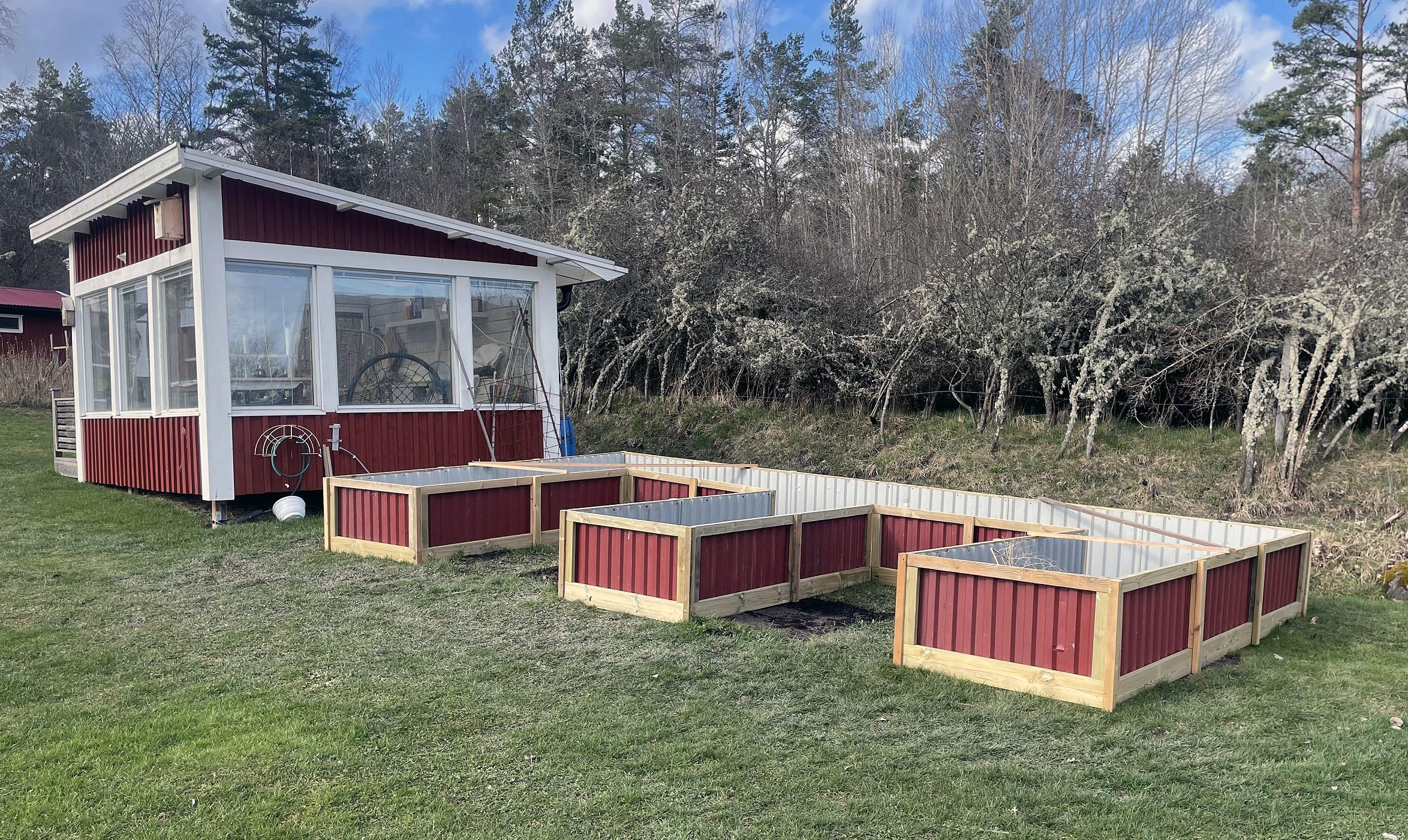 Højbede af metal-trapezplader