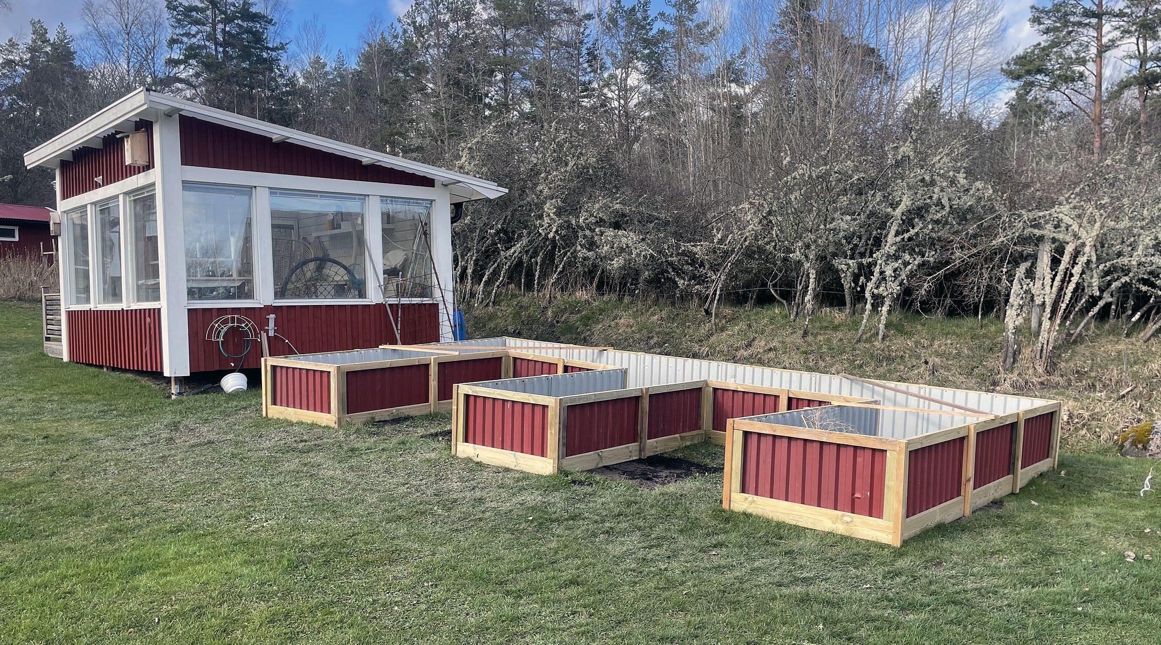 Højbede af metal-trapezplader