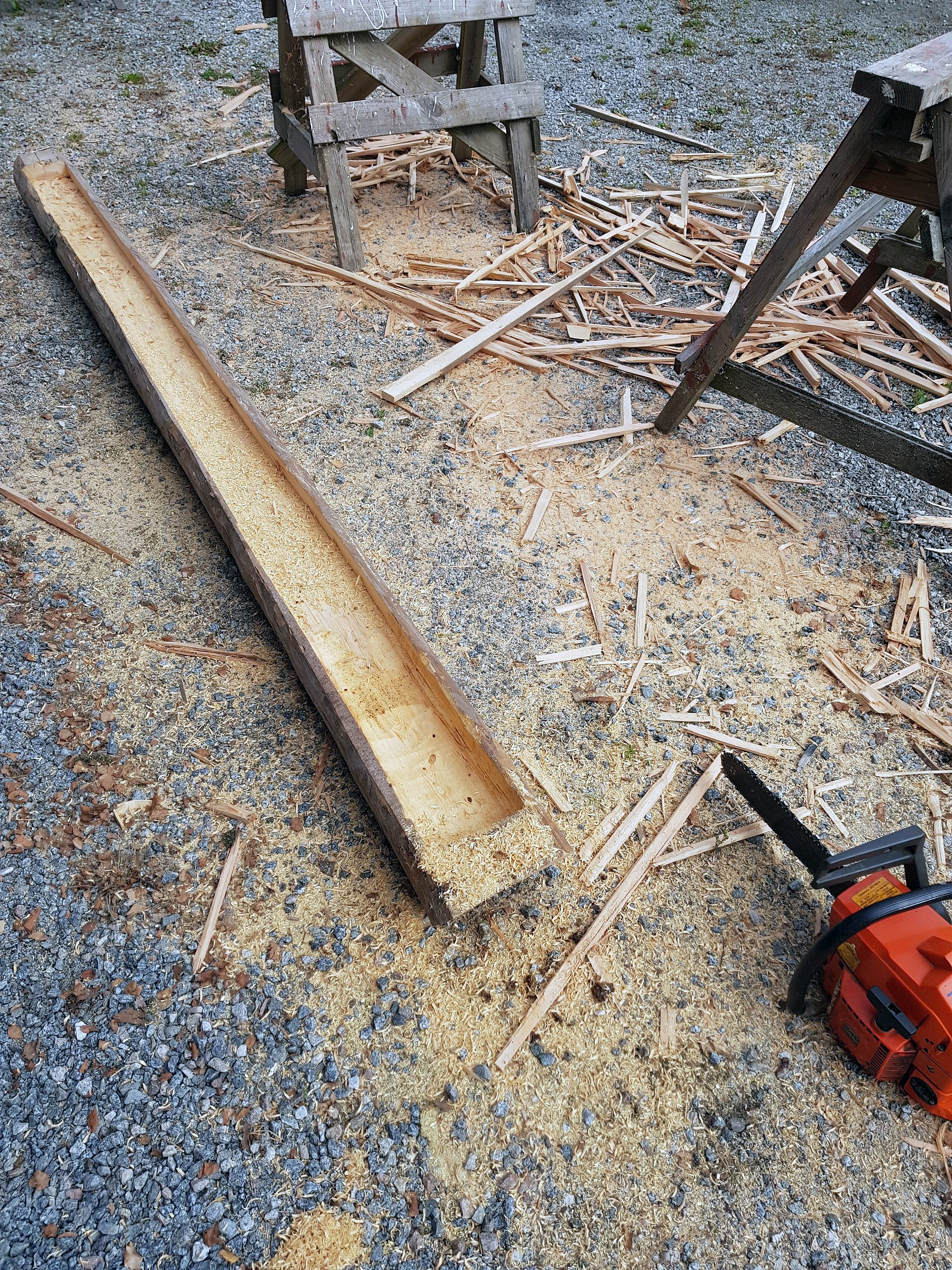 Lampe lavet af træbjælke