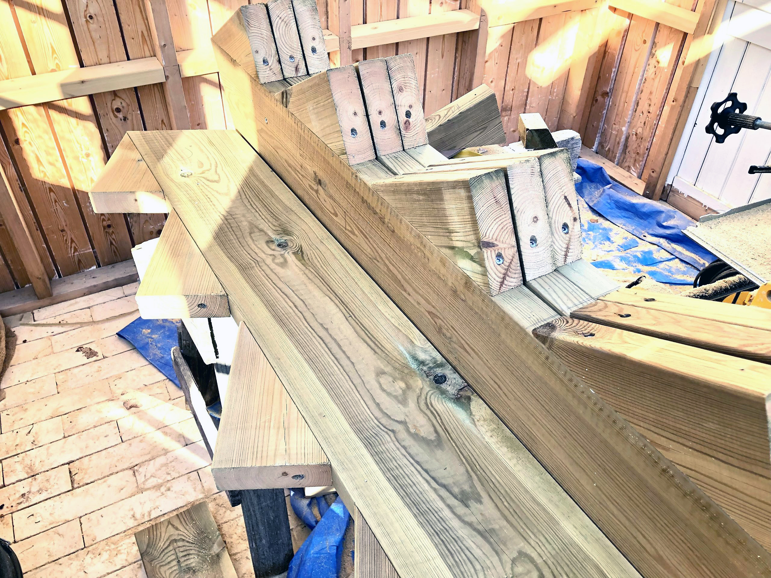 Trætrappe til verandaen