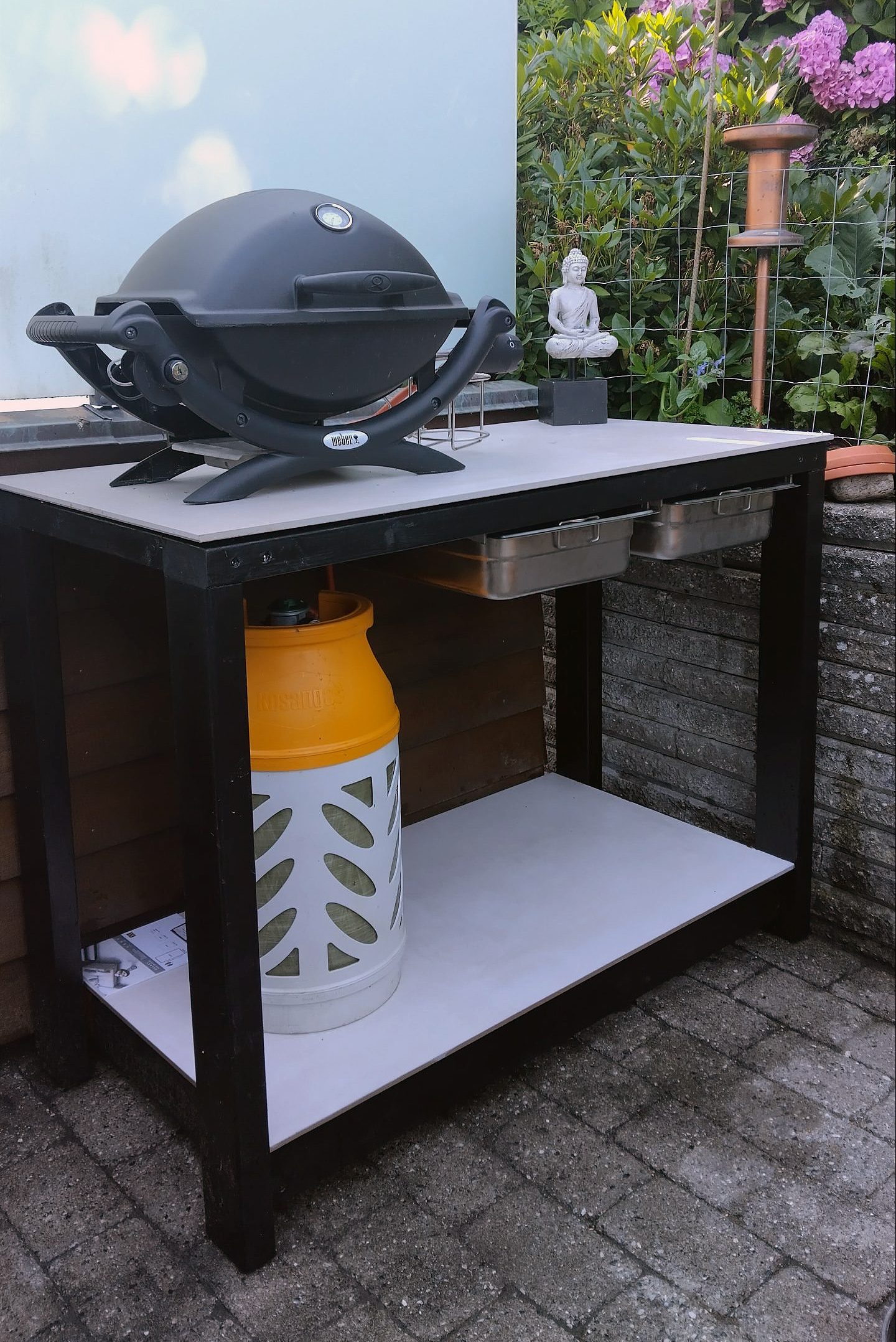 Grillbord af genbrugsmaterialer