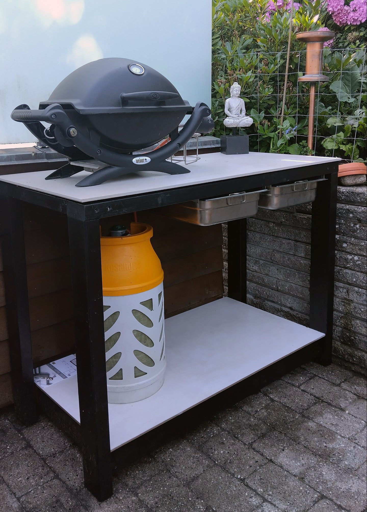 Grillbord af genbrugsmaterialer