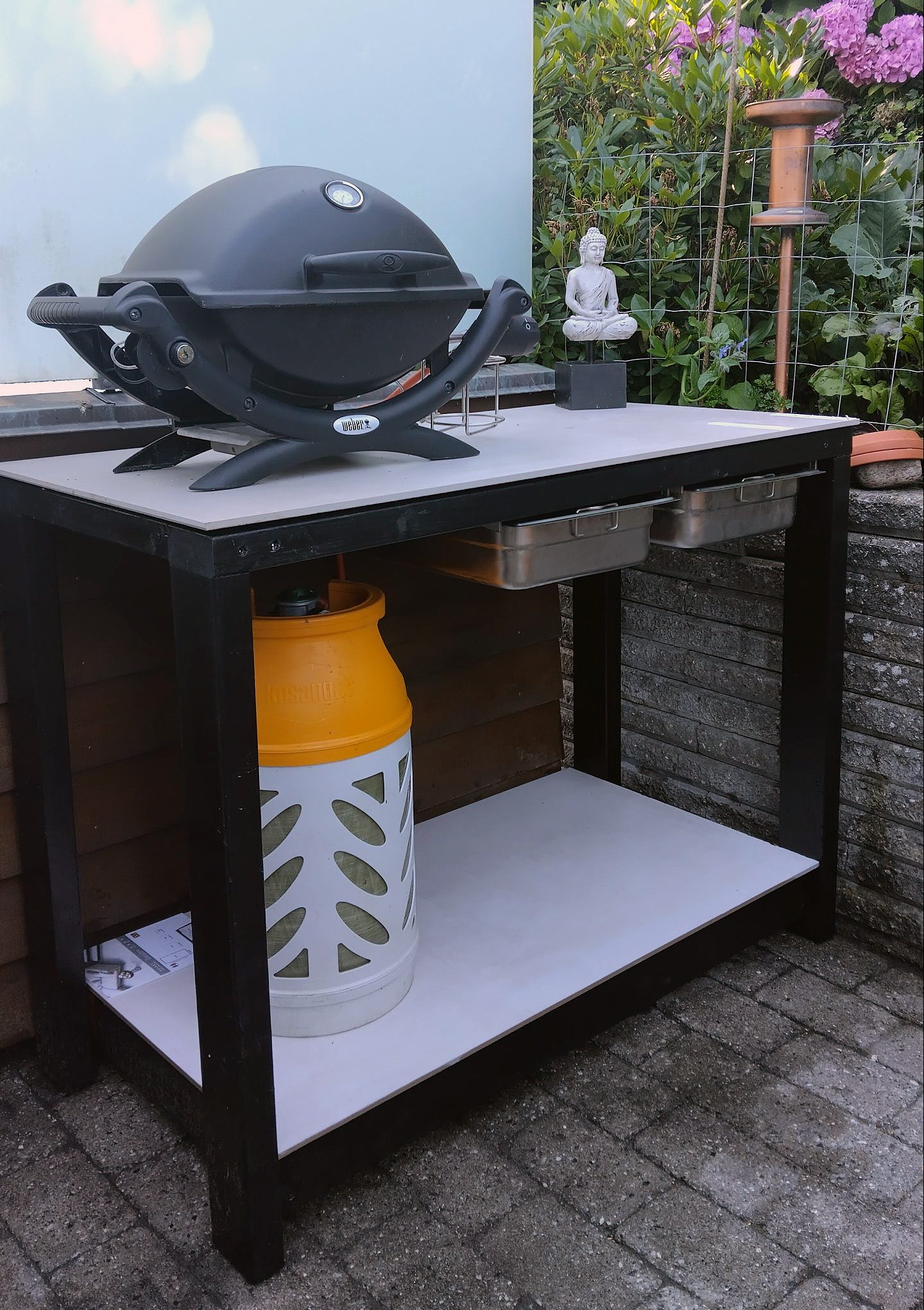 Grillbord af genbrugsmaterialer