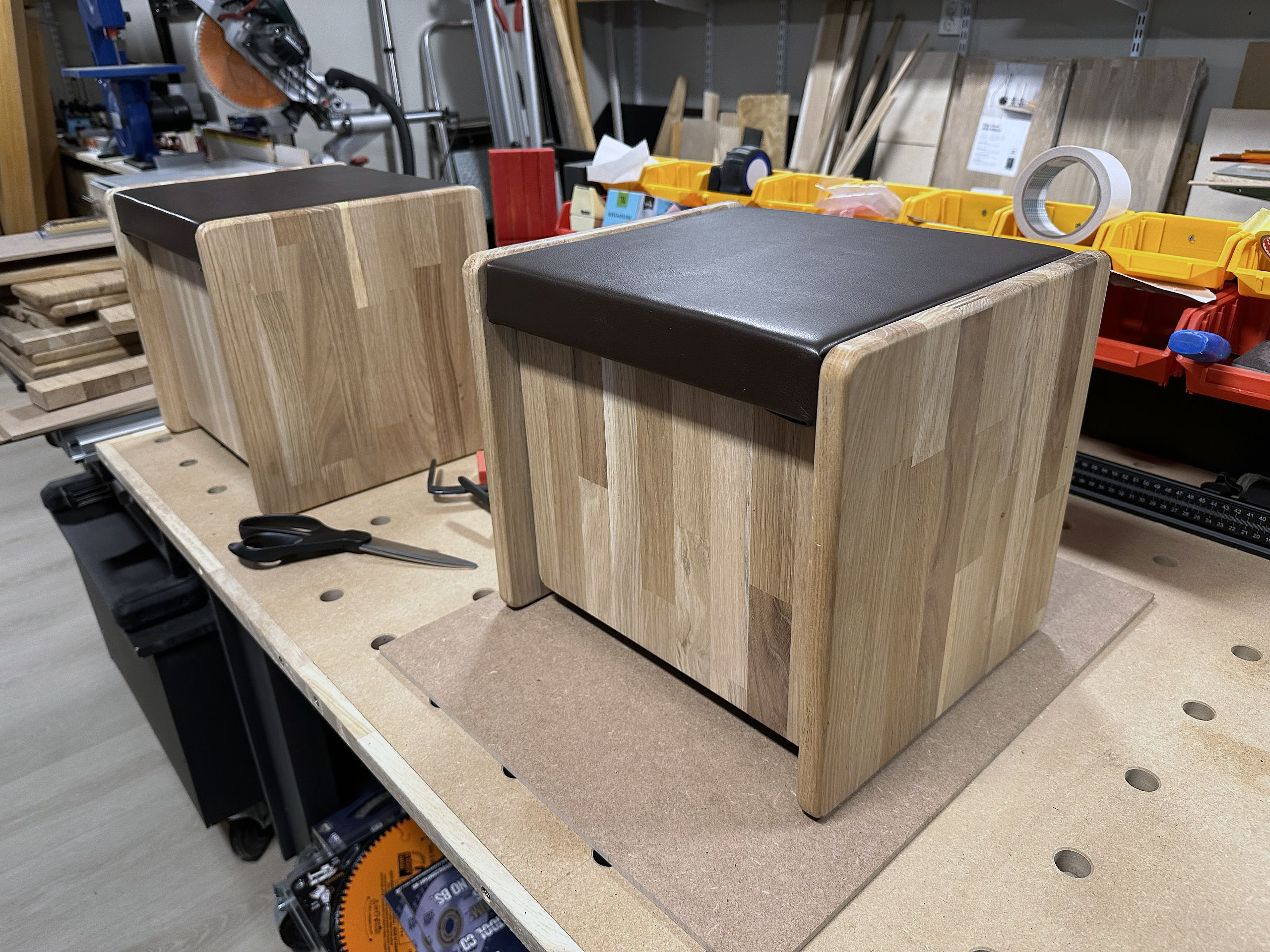 Børnebord med 4 forskellige bordplader