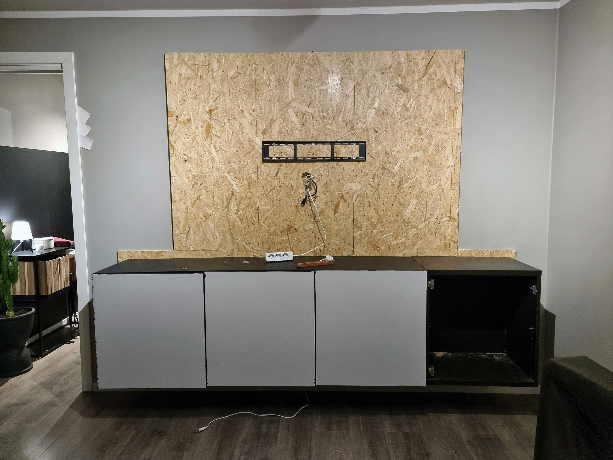 Tv-væg med et unikt design