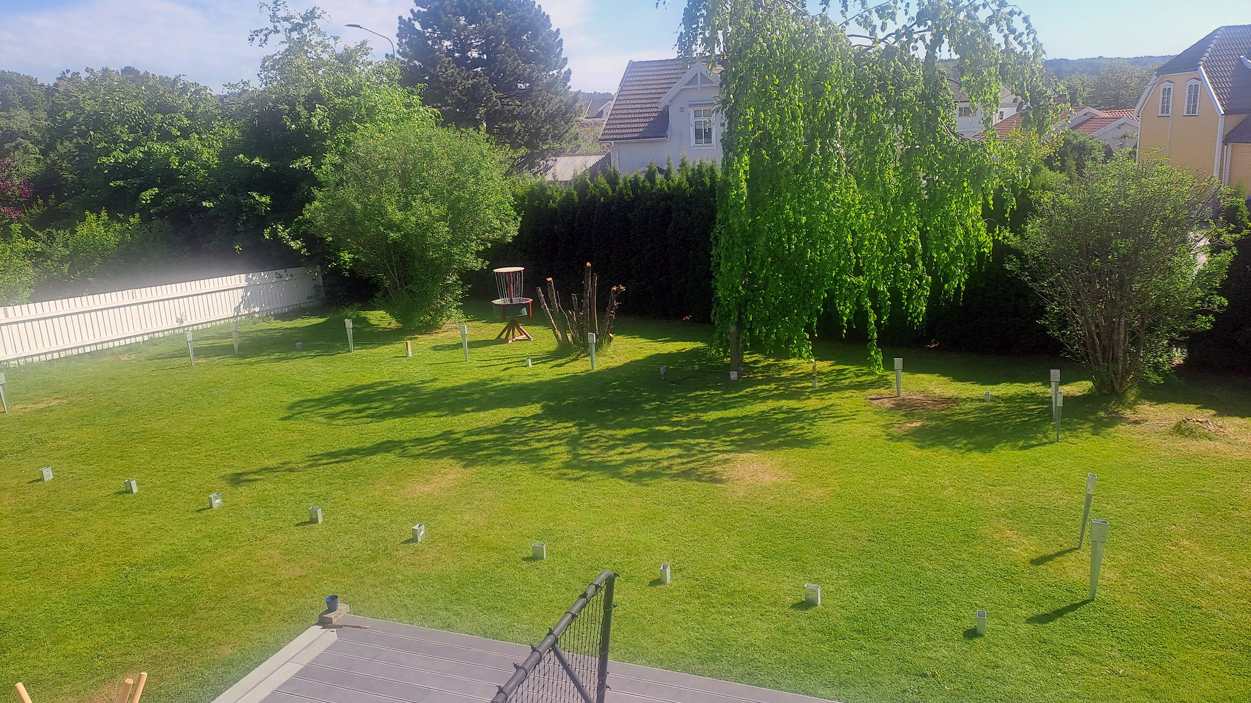 Fodboldstadion midt i baghaven