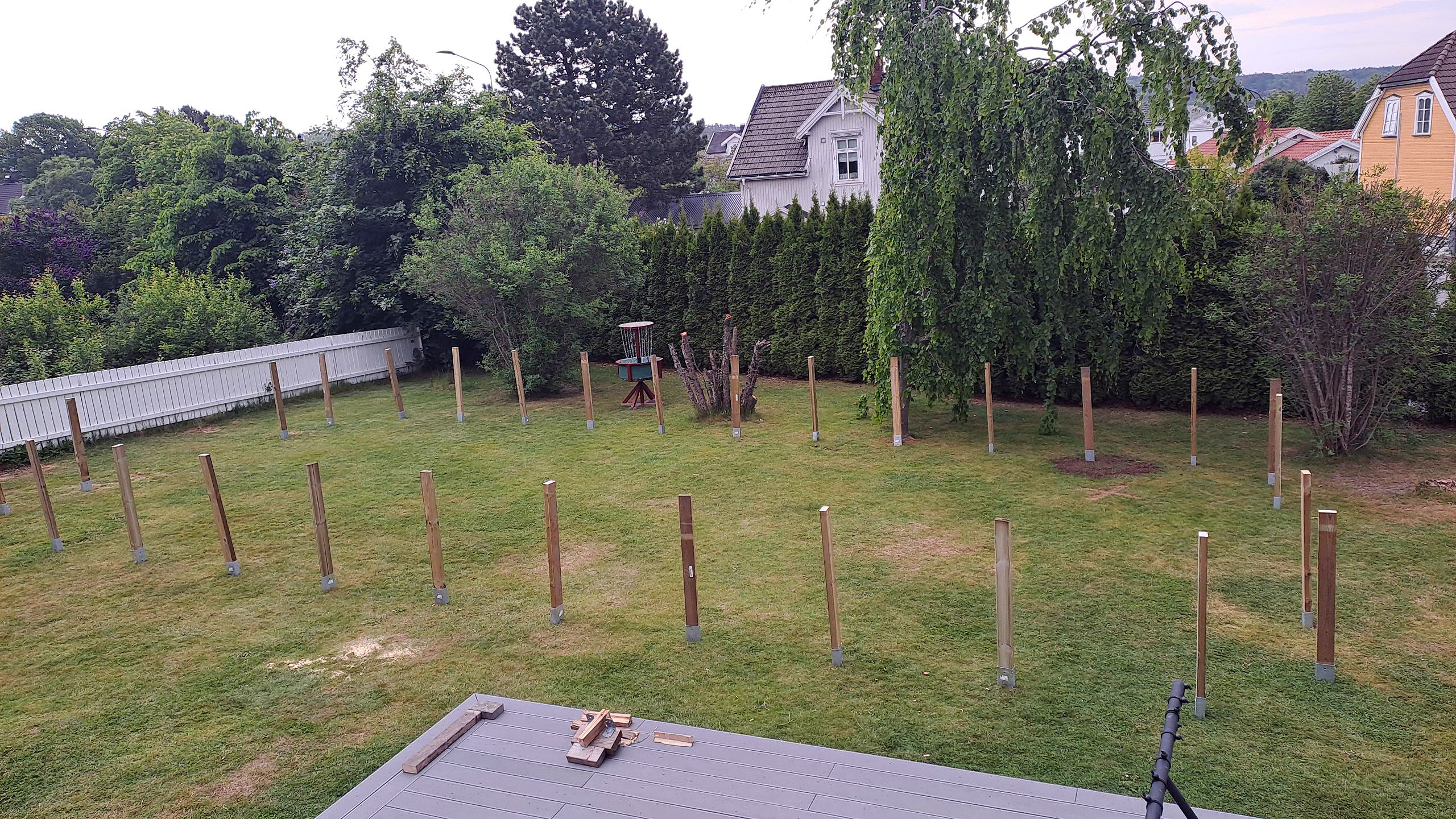 Fodboldstadion midt i baghaven