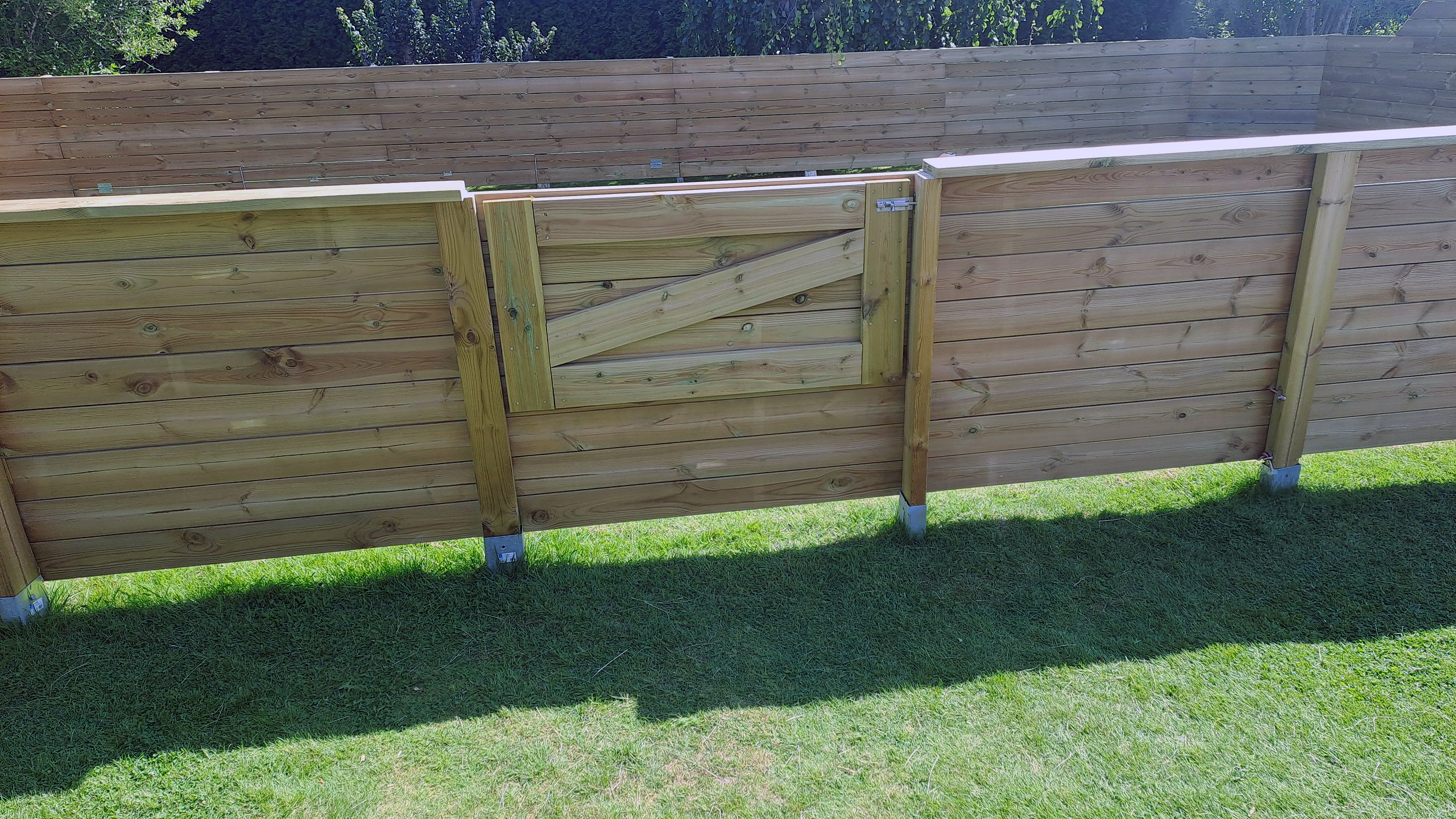 Fodboldstadion midt i baghaven