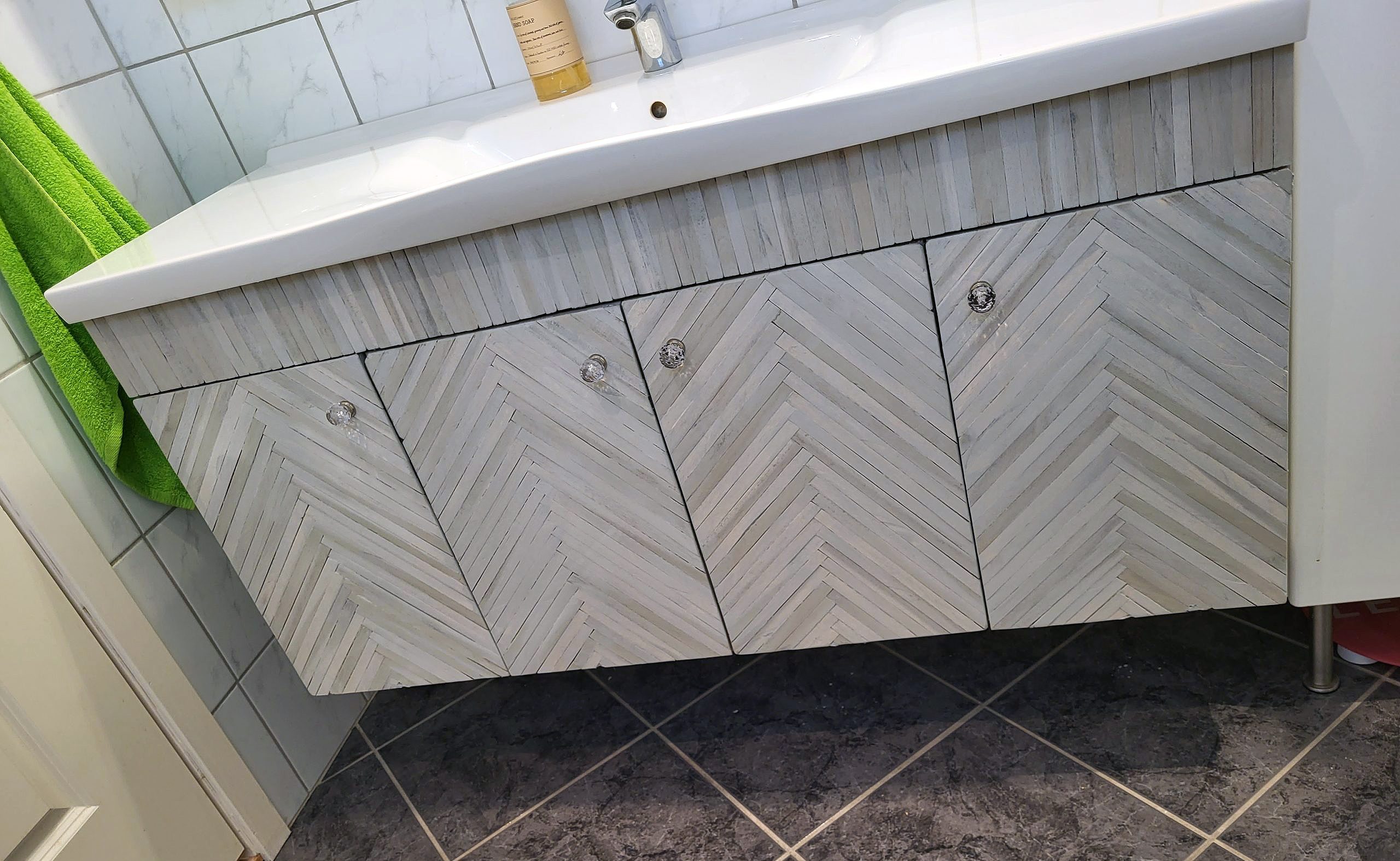 Skabslåger med sildebensmønster