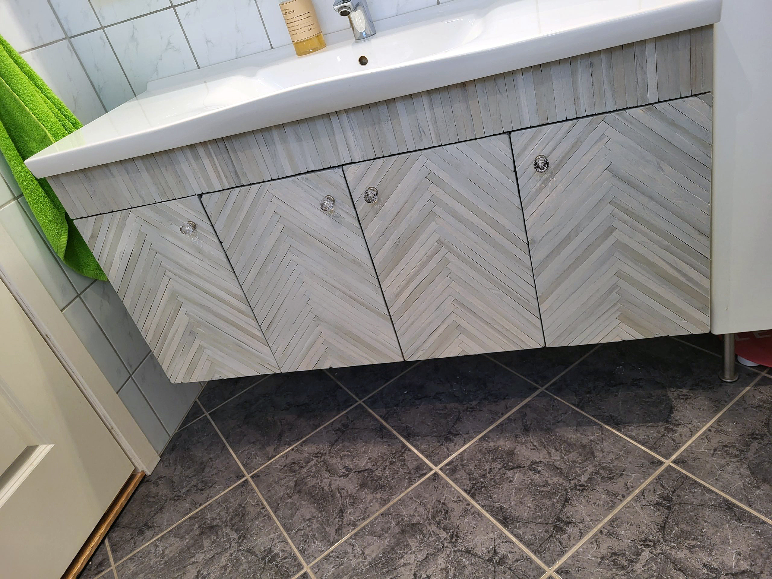 Skabslåger med sildebensmønster