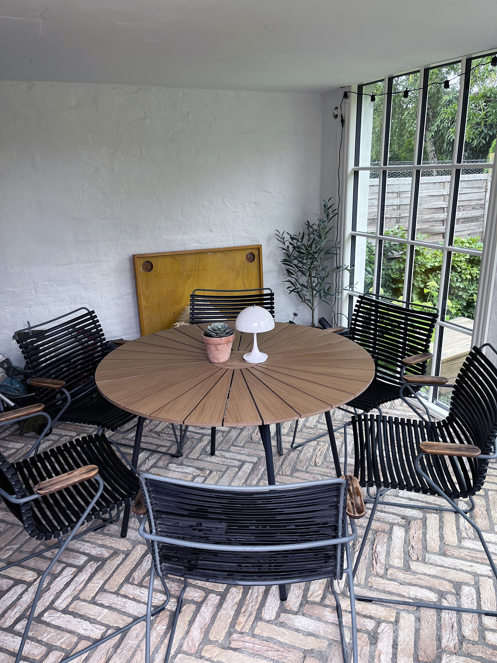 Halvdelen af garagen ombygget til orangeri