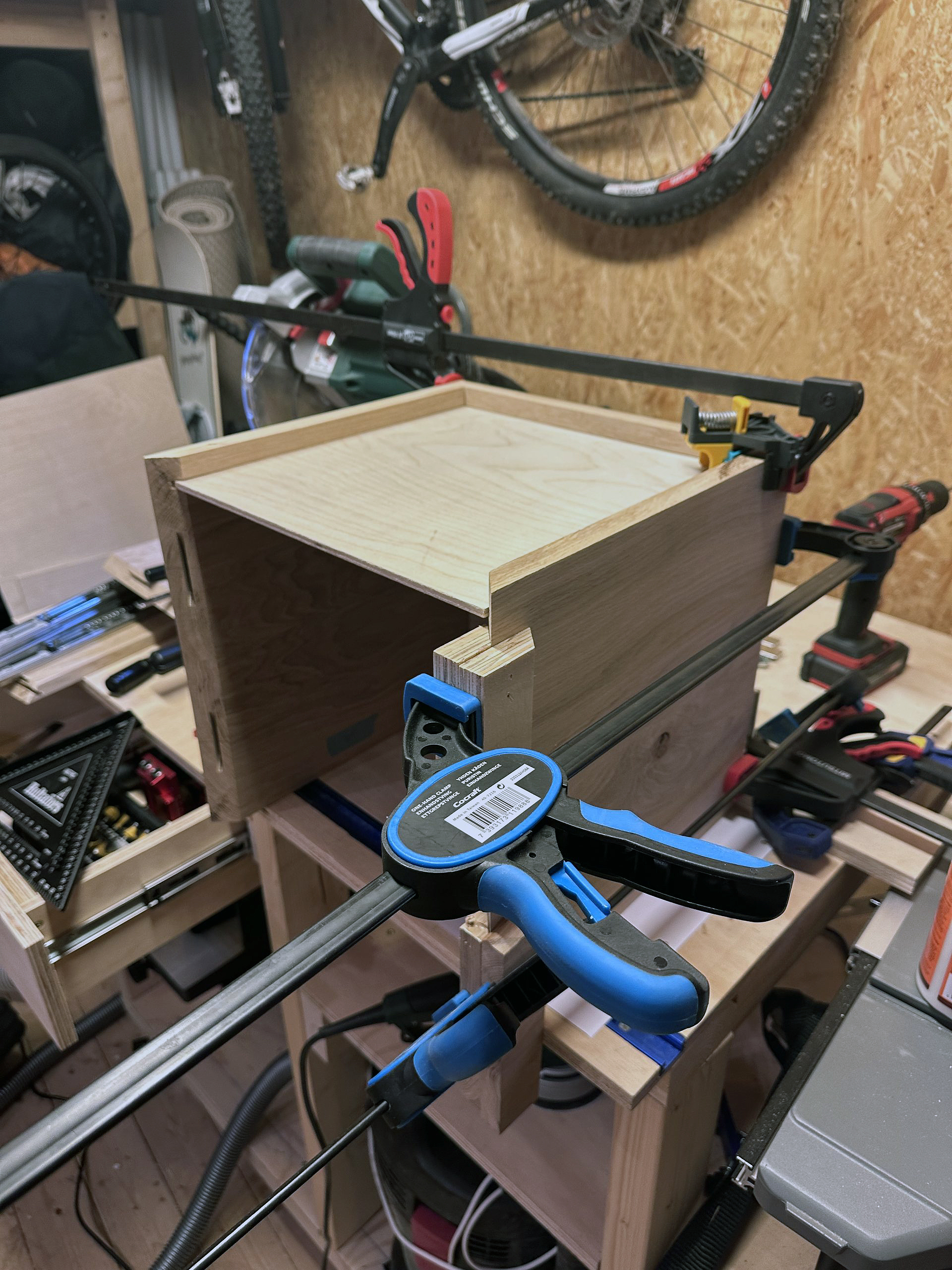 Snedkerens overlegne natbord