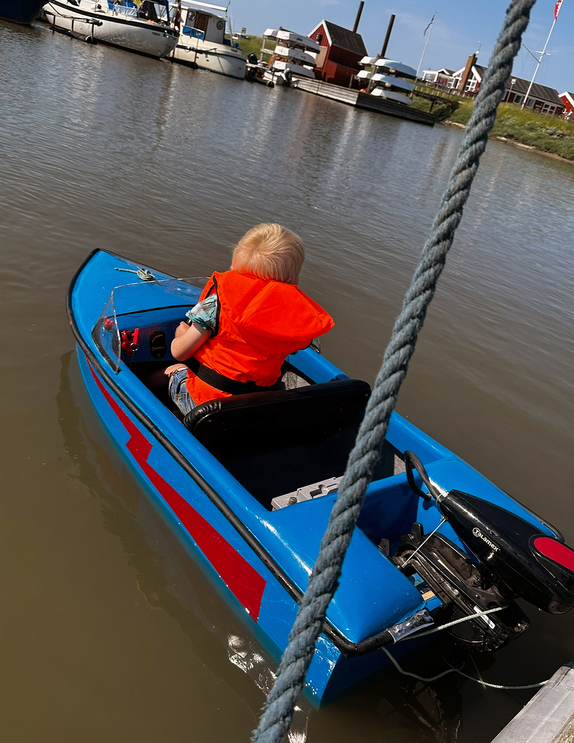 Supersej glasfiberbåd til knægten