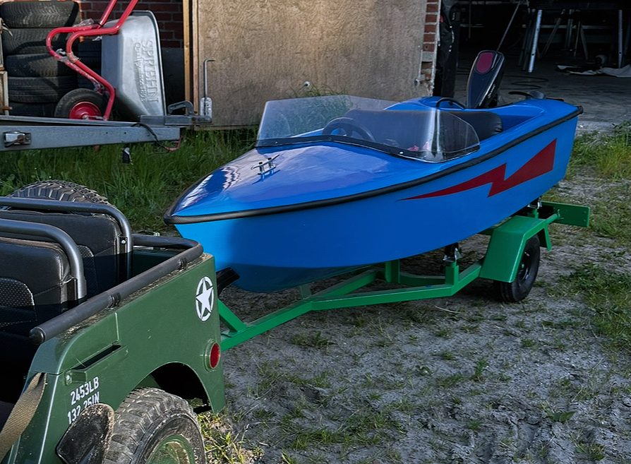 Supersej glasfiberbåd til knægten