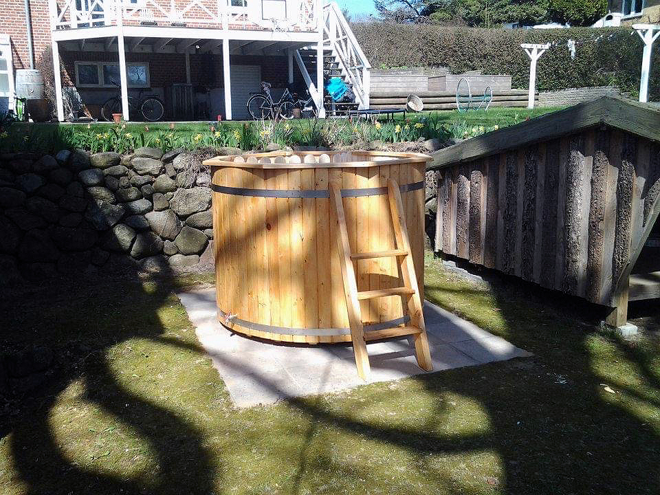 Hjemmelavet vildmarksbad af genbrug