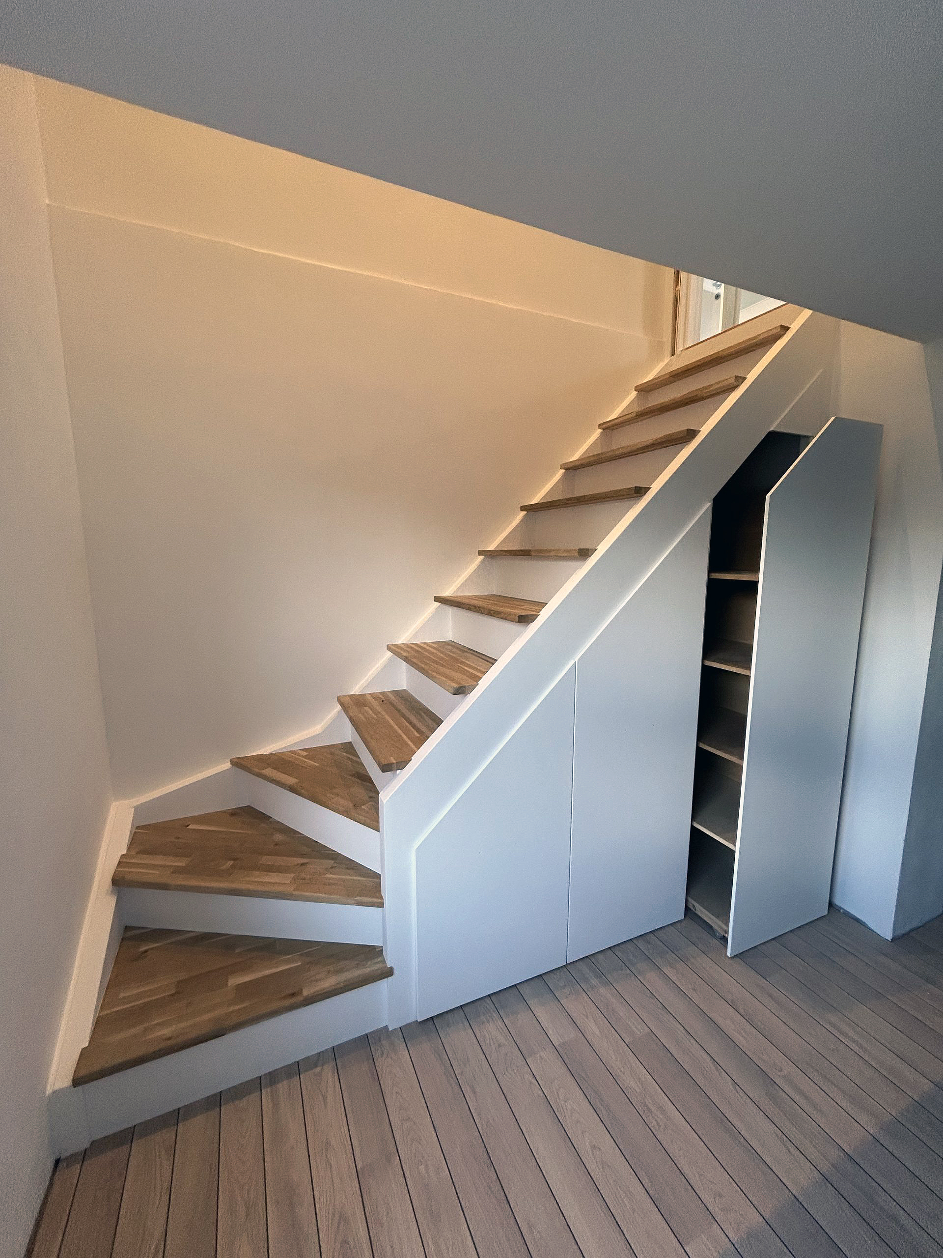 Trappe med opbevaring