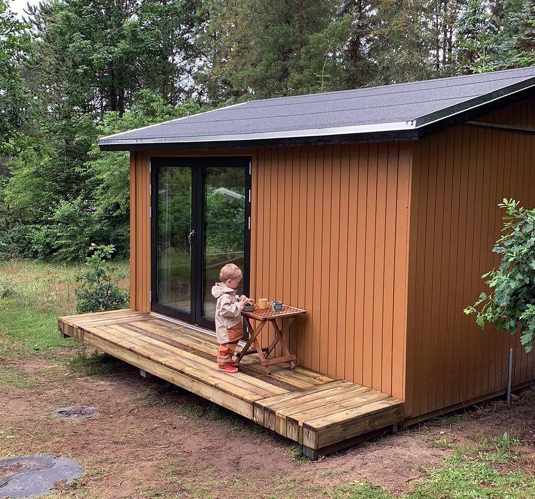 Hyggeligt anneks i skoven