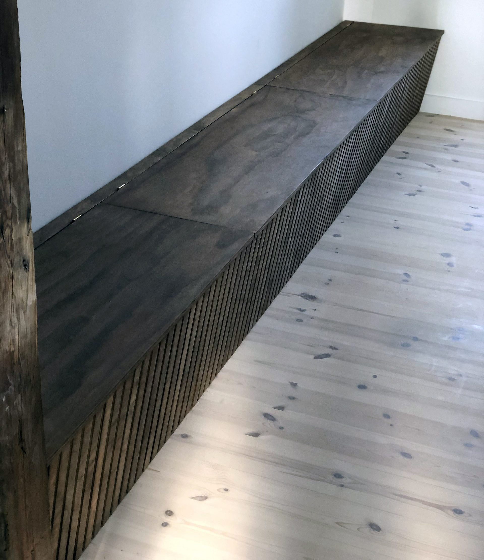 Charmerende slagbæk i hjørnet