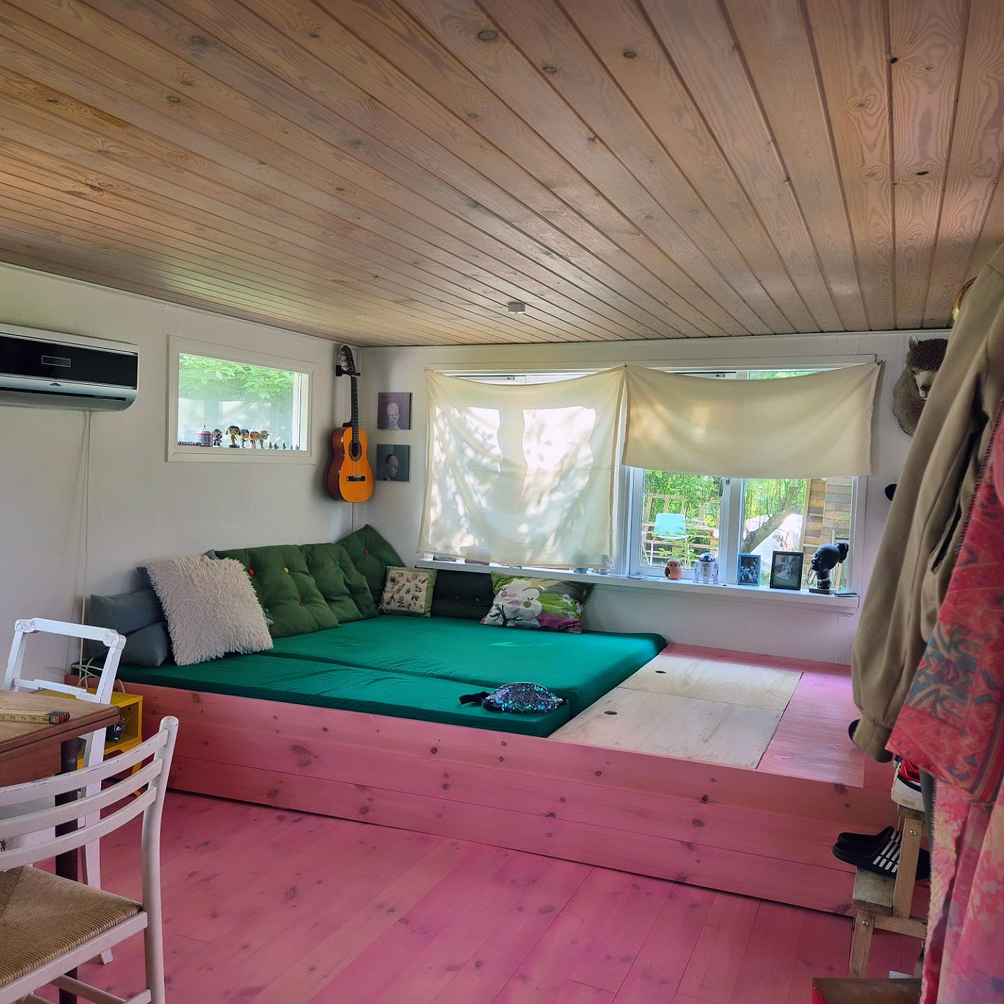 Farv gulvplankerne lyserøde