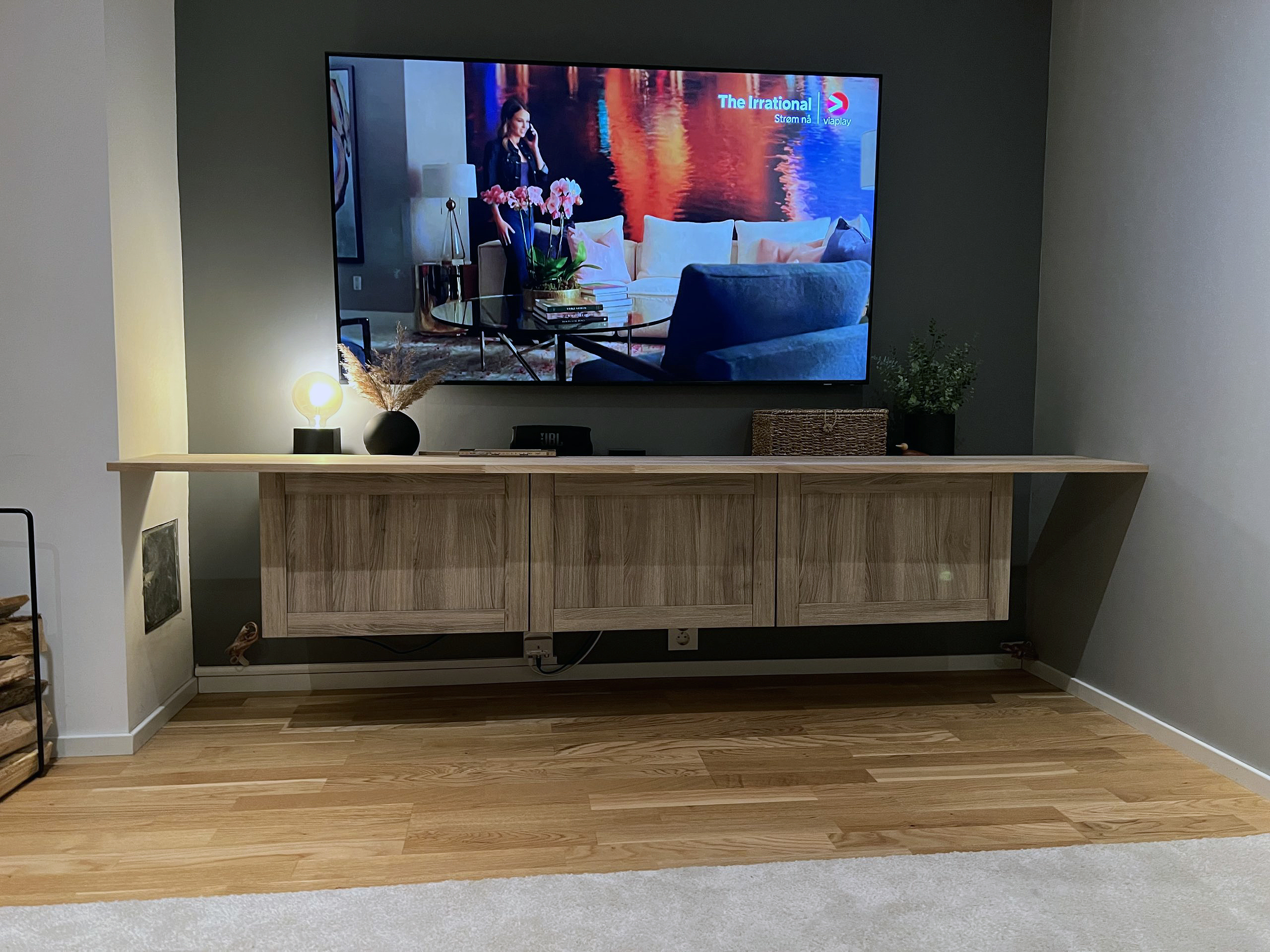 Eksklusivt tv-møbel med smart IKEA-hack