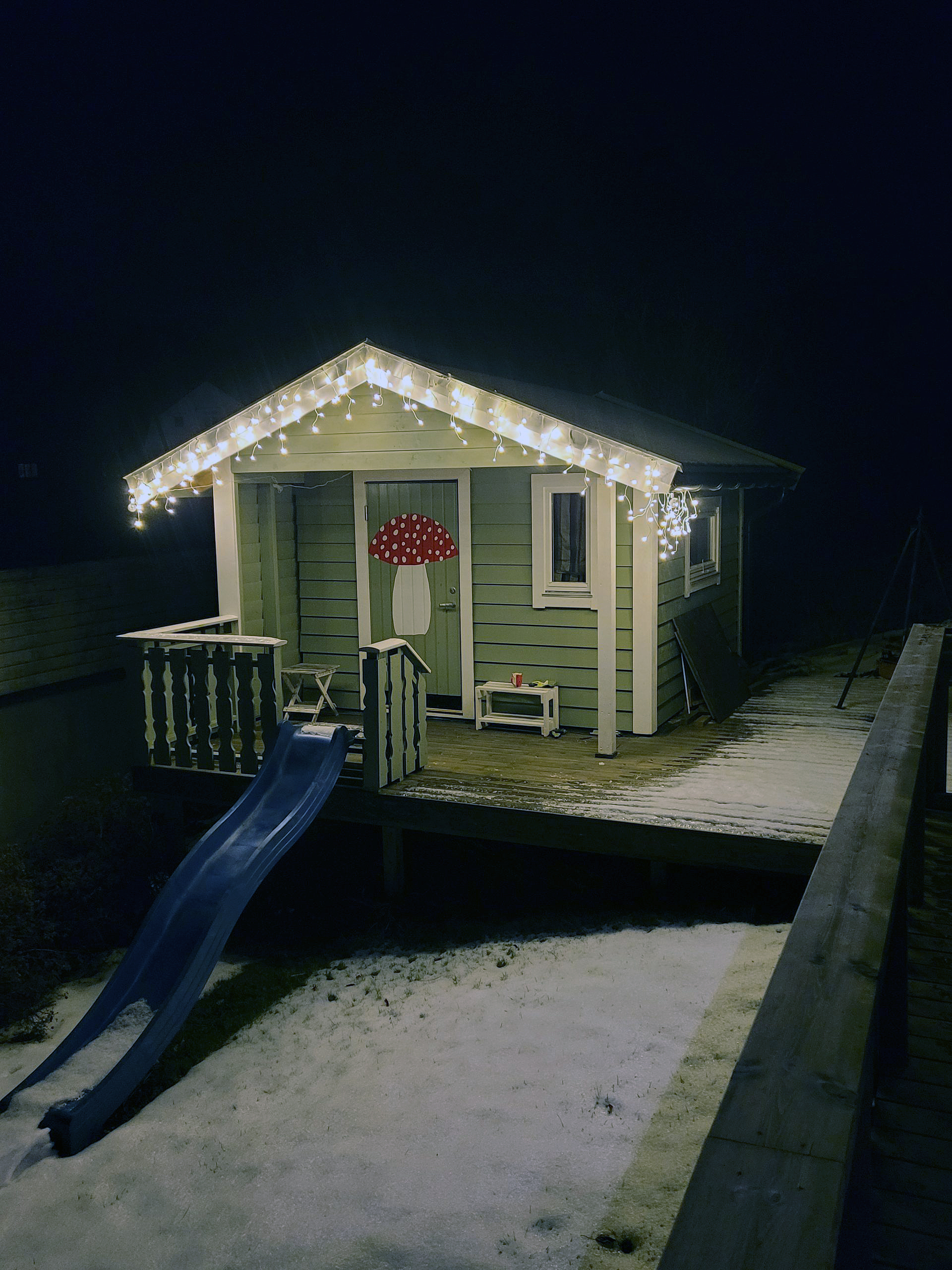 Legehus med plads til overnatning