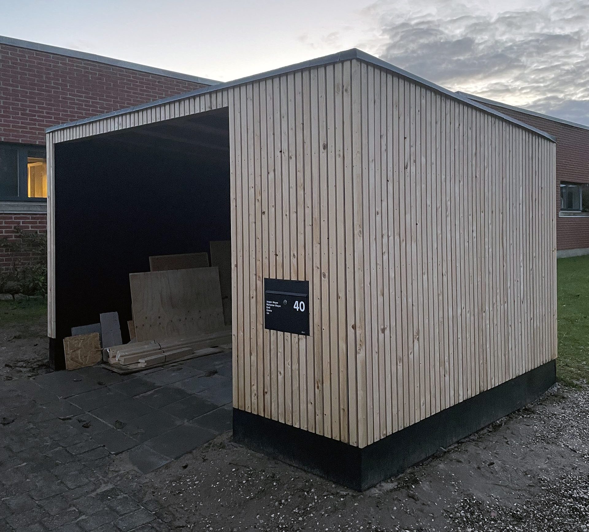 Stilrent cykelslur med lister på alle sider