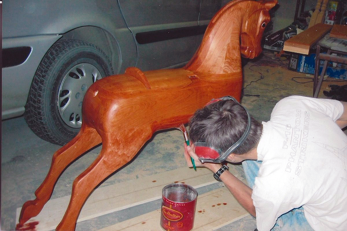 Gyngehest af kirsebærtræ