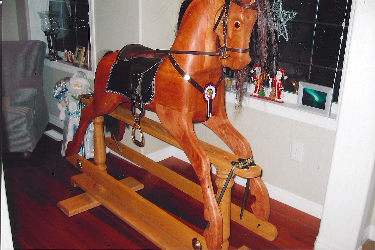 Gyngehest af kirsebærtræ