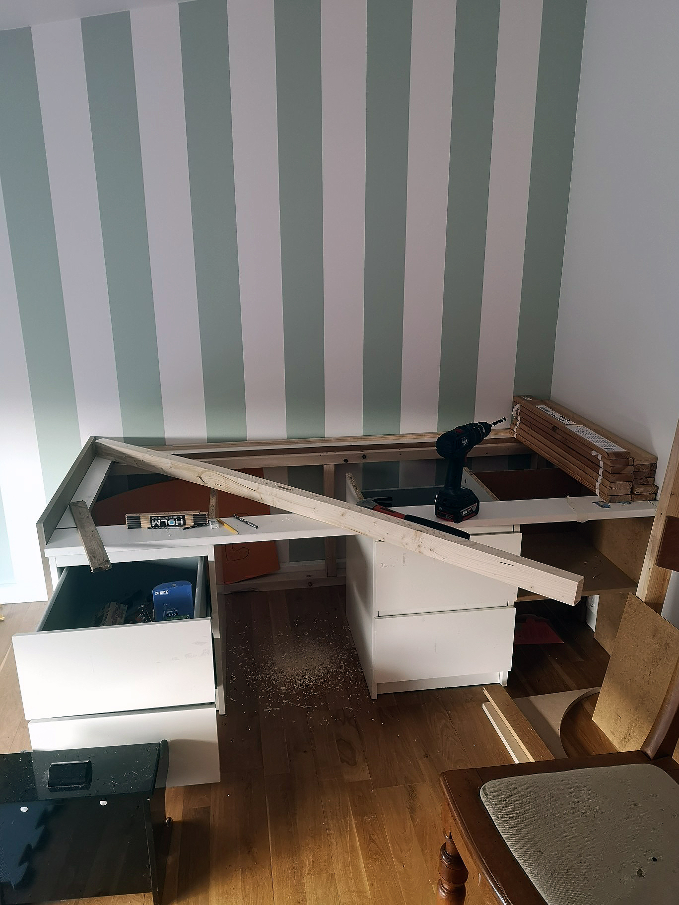 Børneseng af genbrugsmaterialer