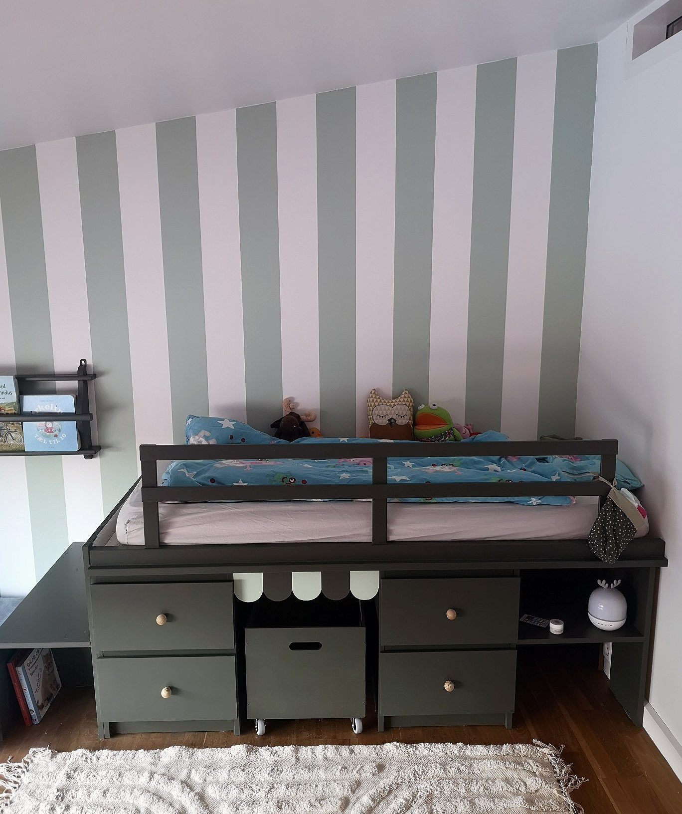 Børneseng af genbrugsmaterialer