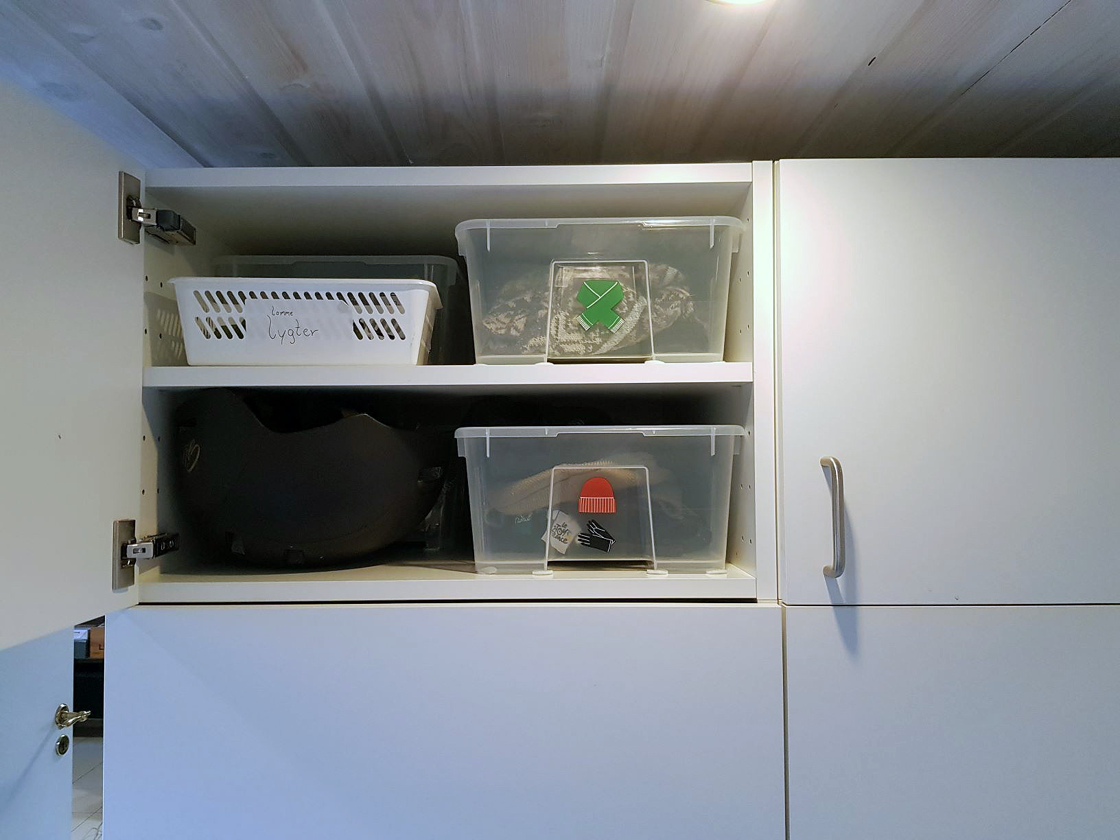 Tilpasset skabe til et hvirvar af rør