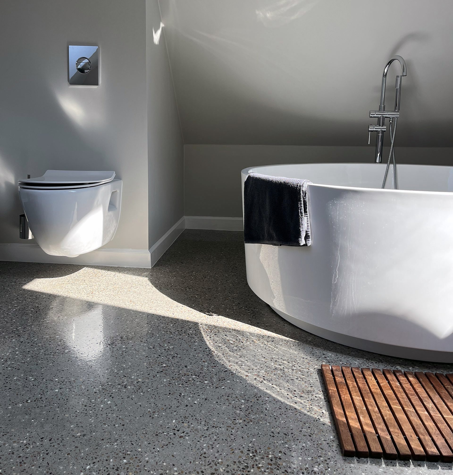 Fra 2 små rum til et stort badeværelse