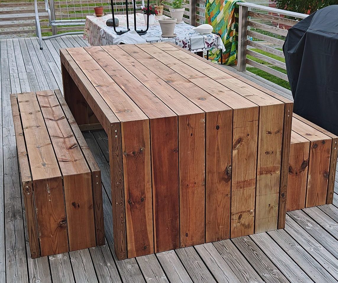 Stilrent borde og bænke sæt