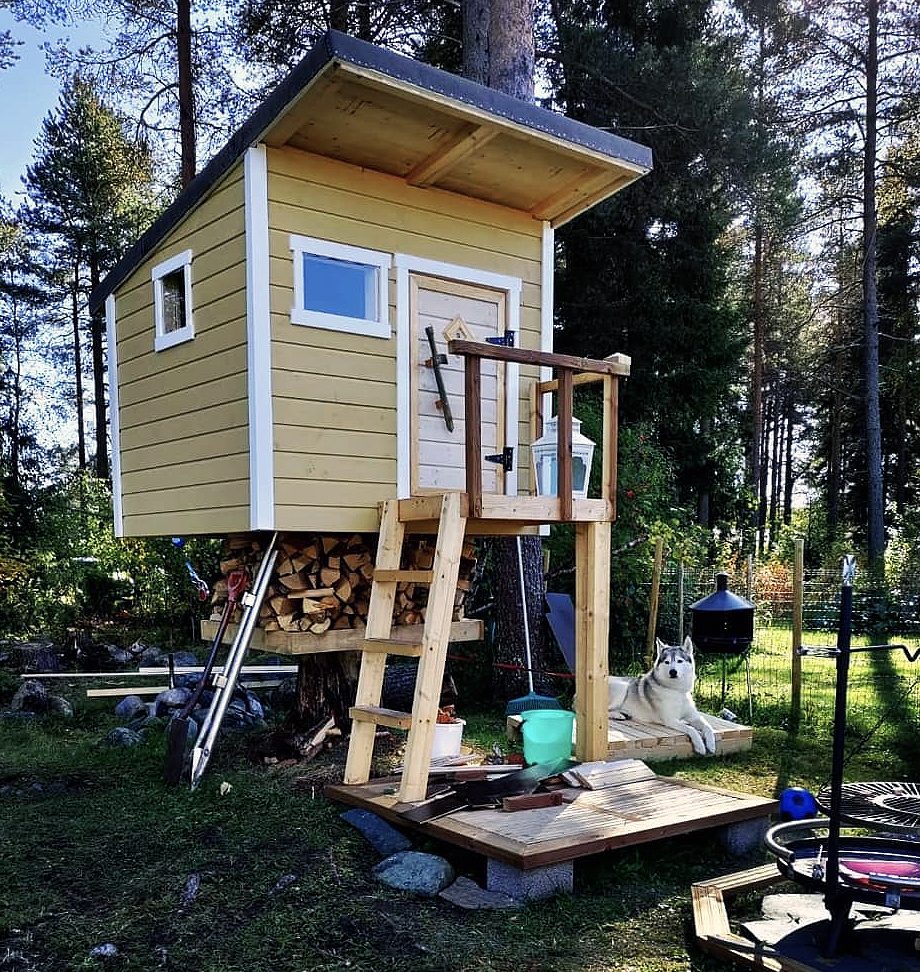 Vi fældede et træ og byggede et hus