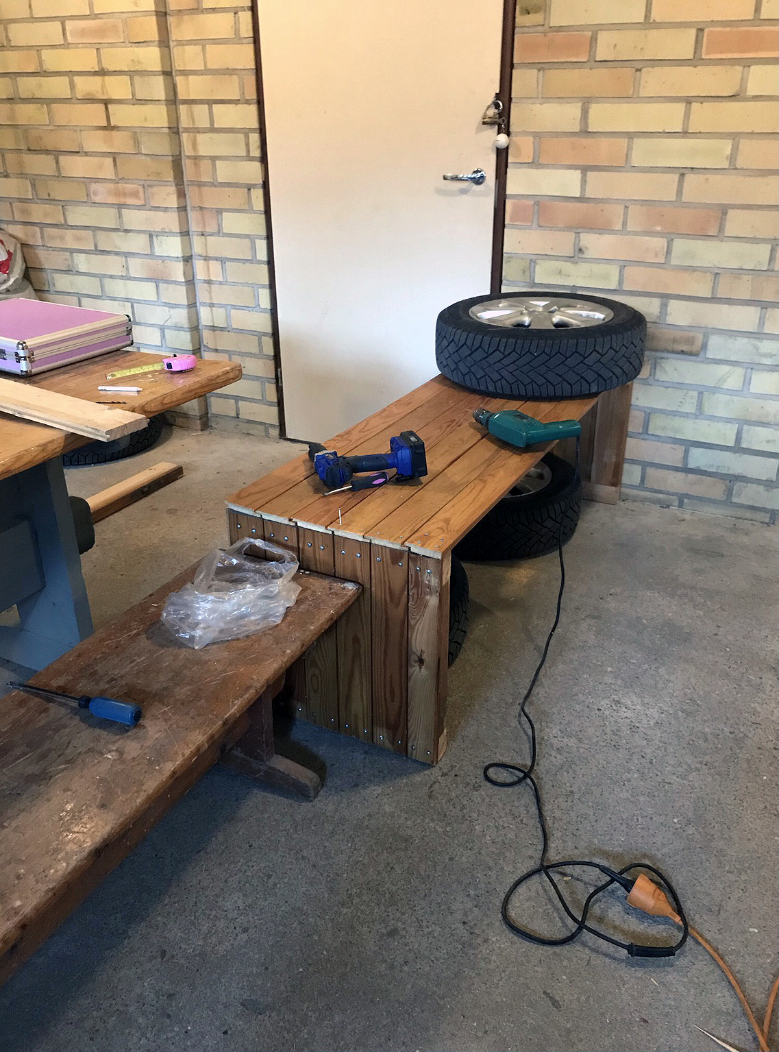 Kiste af dørene fra en sauna