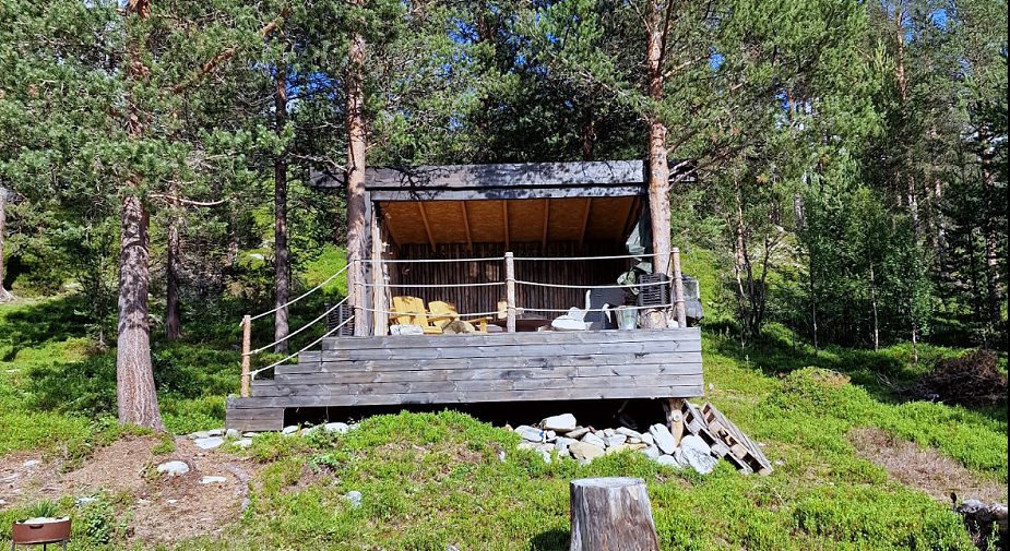 Shelter med fuld ståhøjde