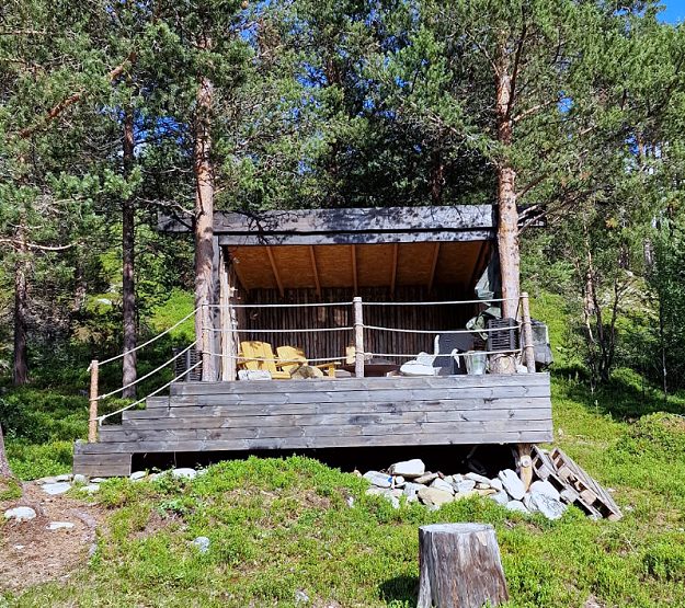 Shelter med fuld ståhøjde