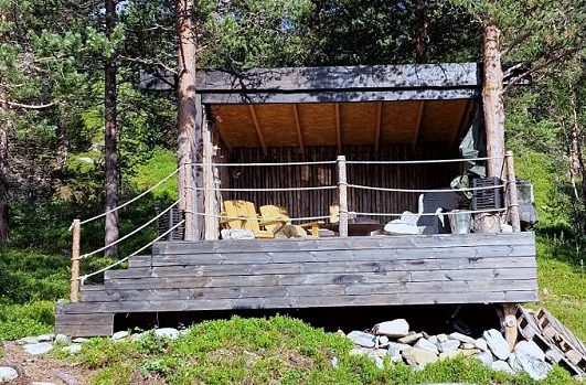 Shelter med fuld ståhøjde