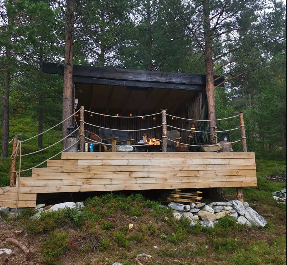 Shelter med fuld ståhøjde