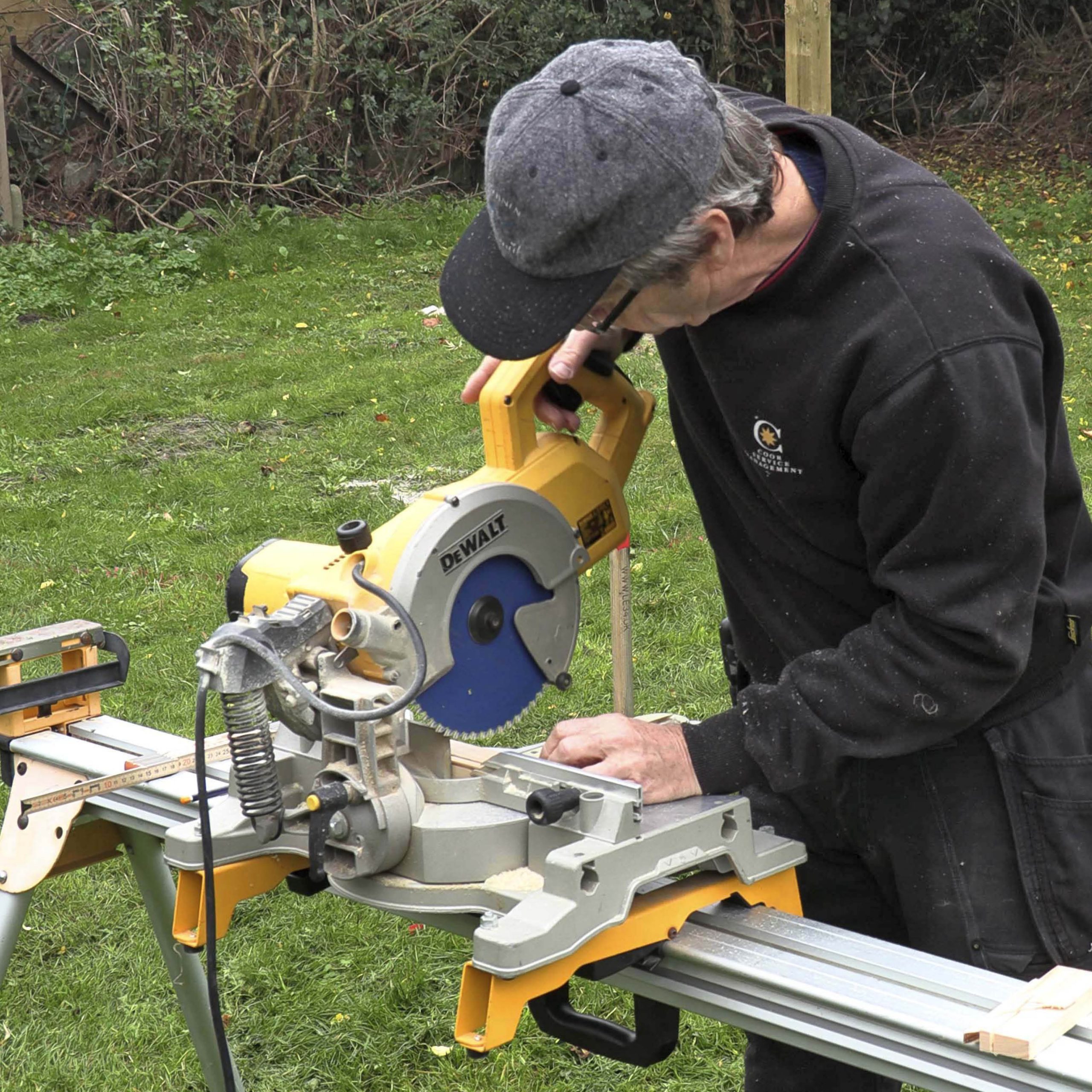 Tee se itse ikkunanpokat: Sahaa paikkapala