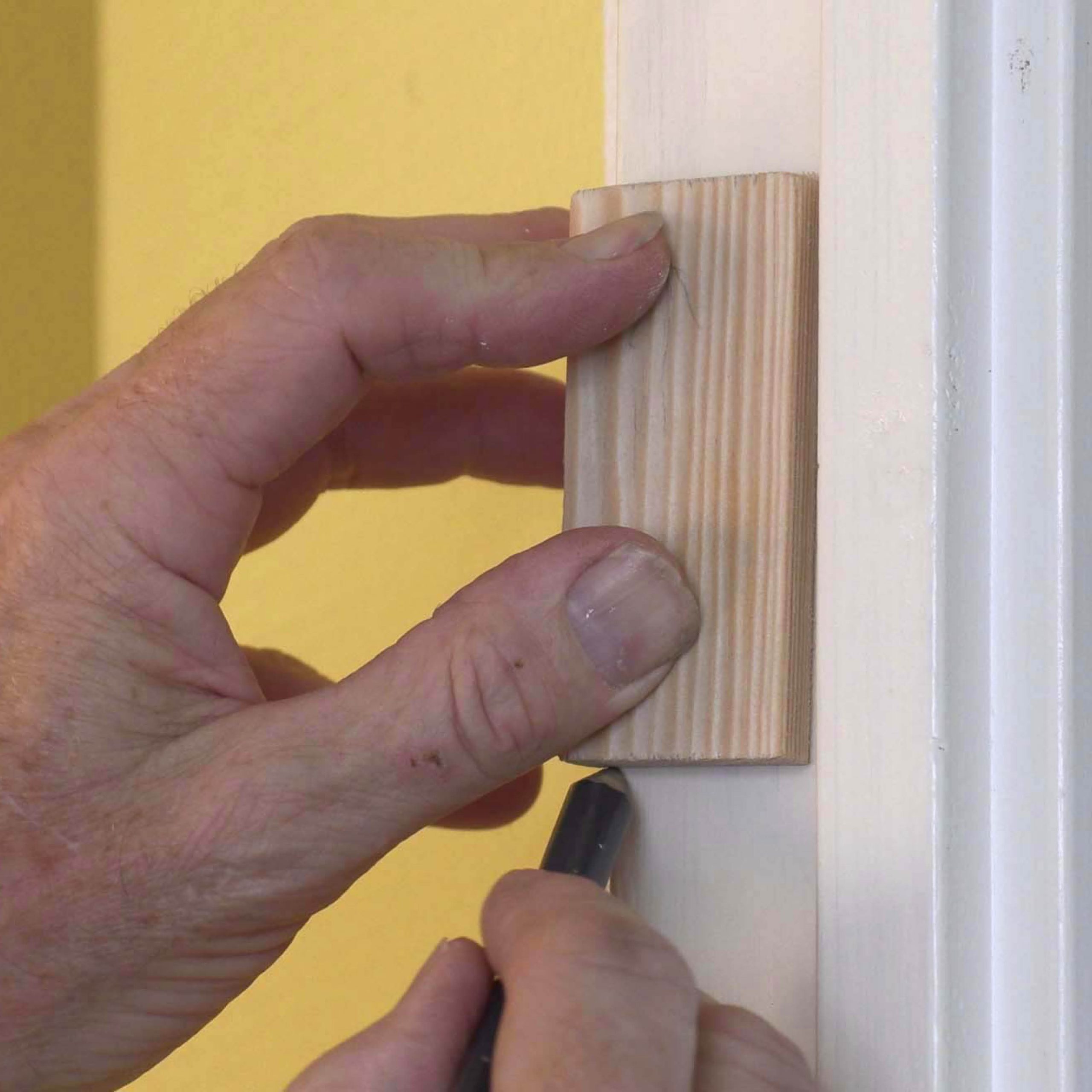 Ovensaranan reiät: Piirrä kapulan ääriviivat