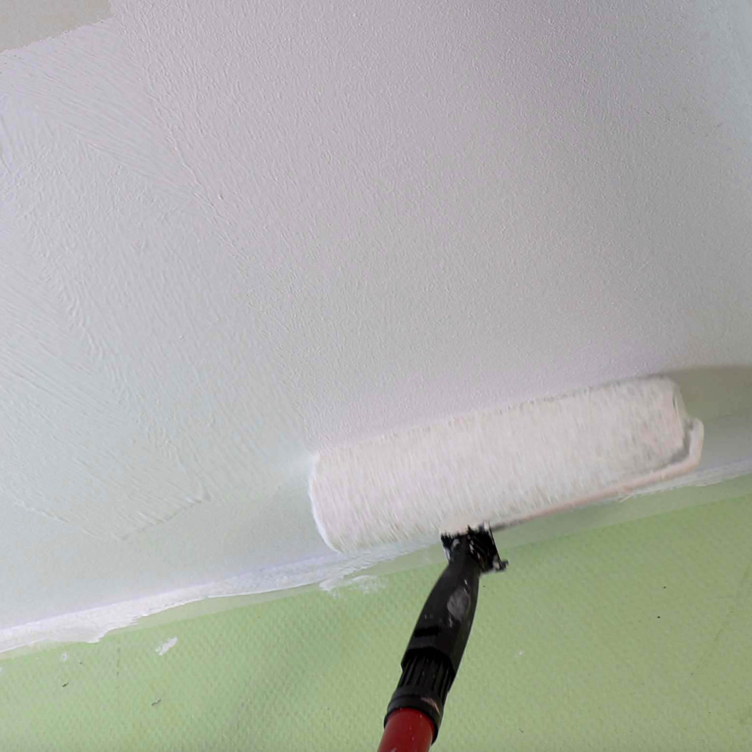 Skade på pudset loft: Mal loftet