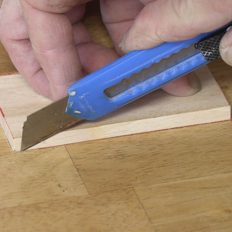 Rør i rør kjøkkenbenk: Sett lappen over hullene og merk den opp