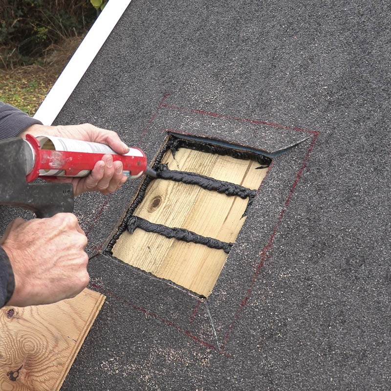 Hul i tagpaptag - efter skorsten