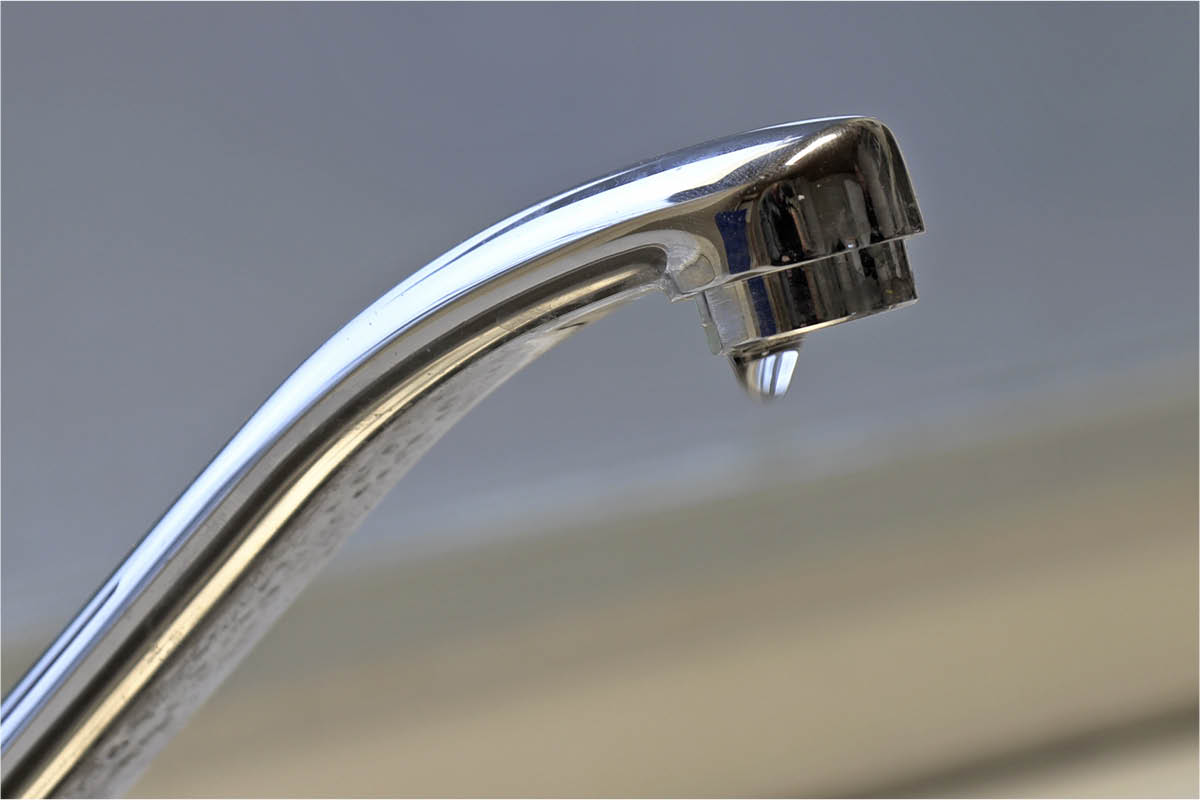 Vattenkran som droppar