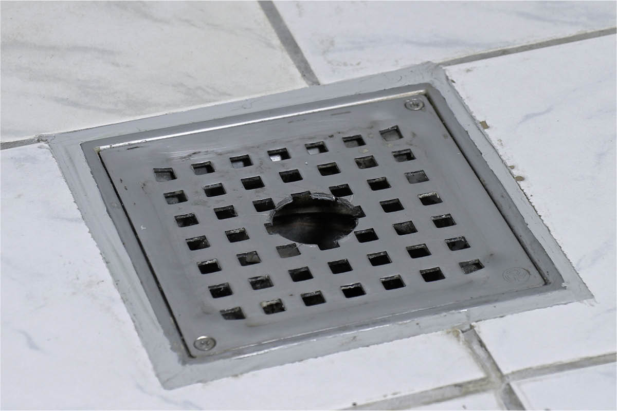 Lattiakaivon kannen vaihto