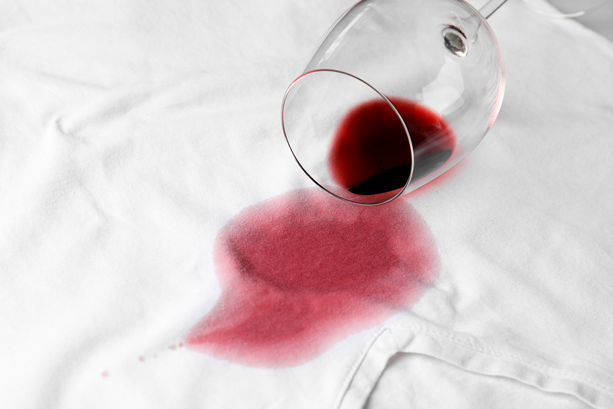 Rødvinspletter på tøj