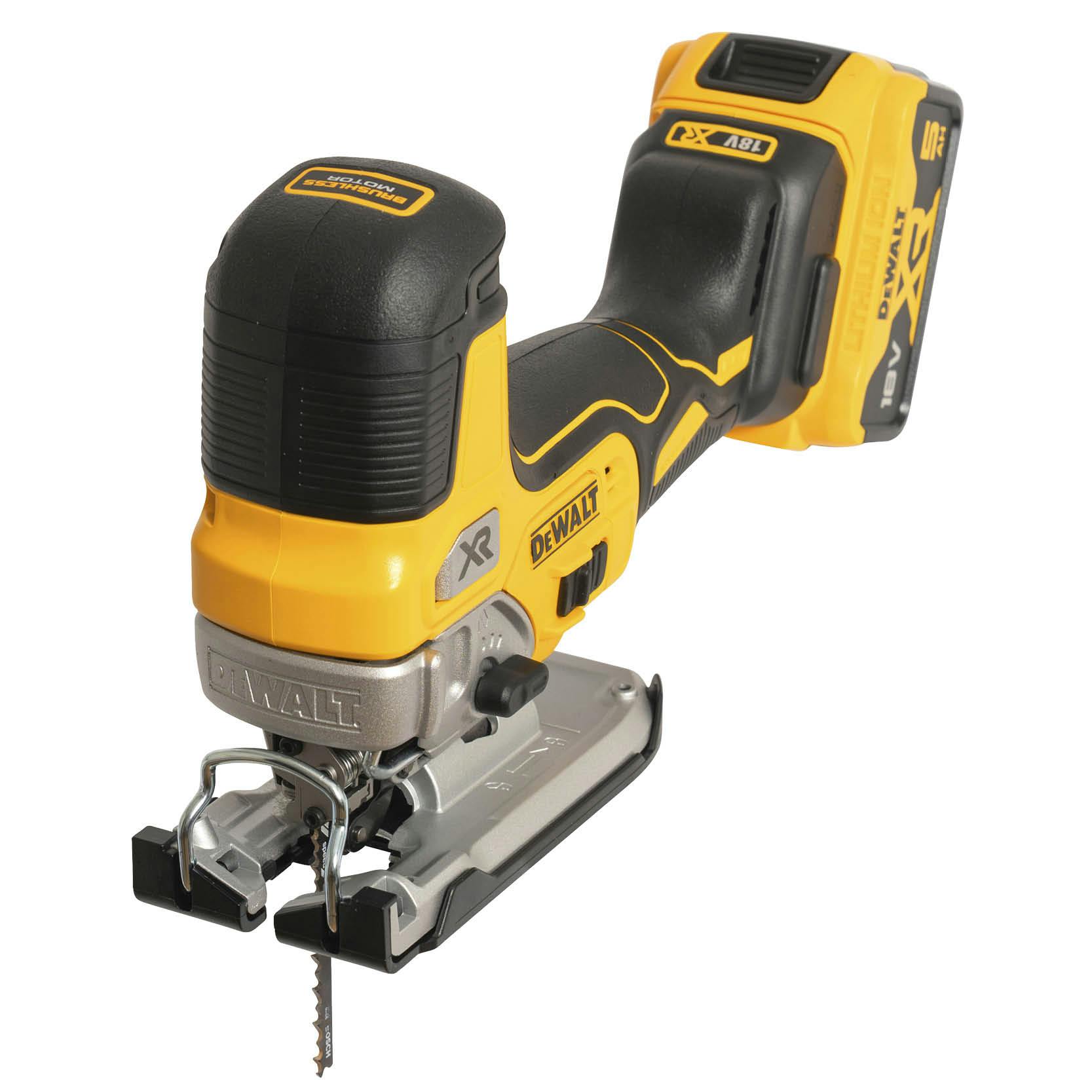 Stikksager test: DeWalt DCS335