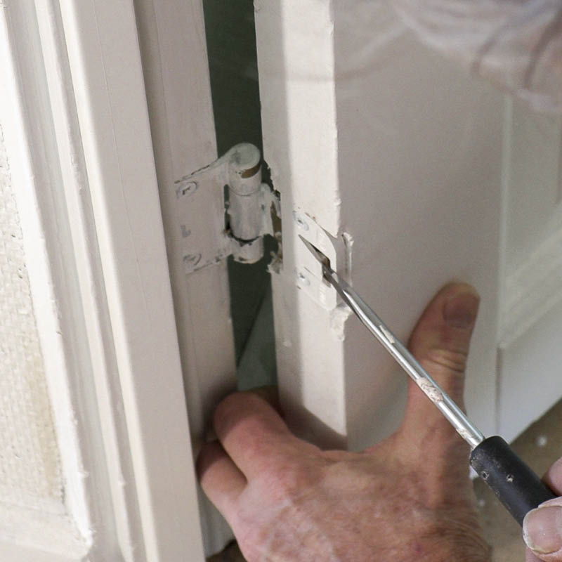 Ovi ottaa karmiin kiinni