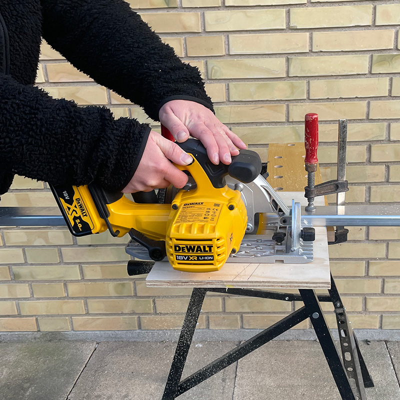 Oravan ruokintalauta